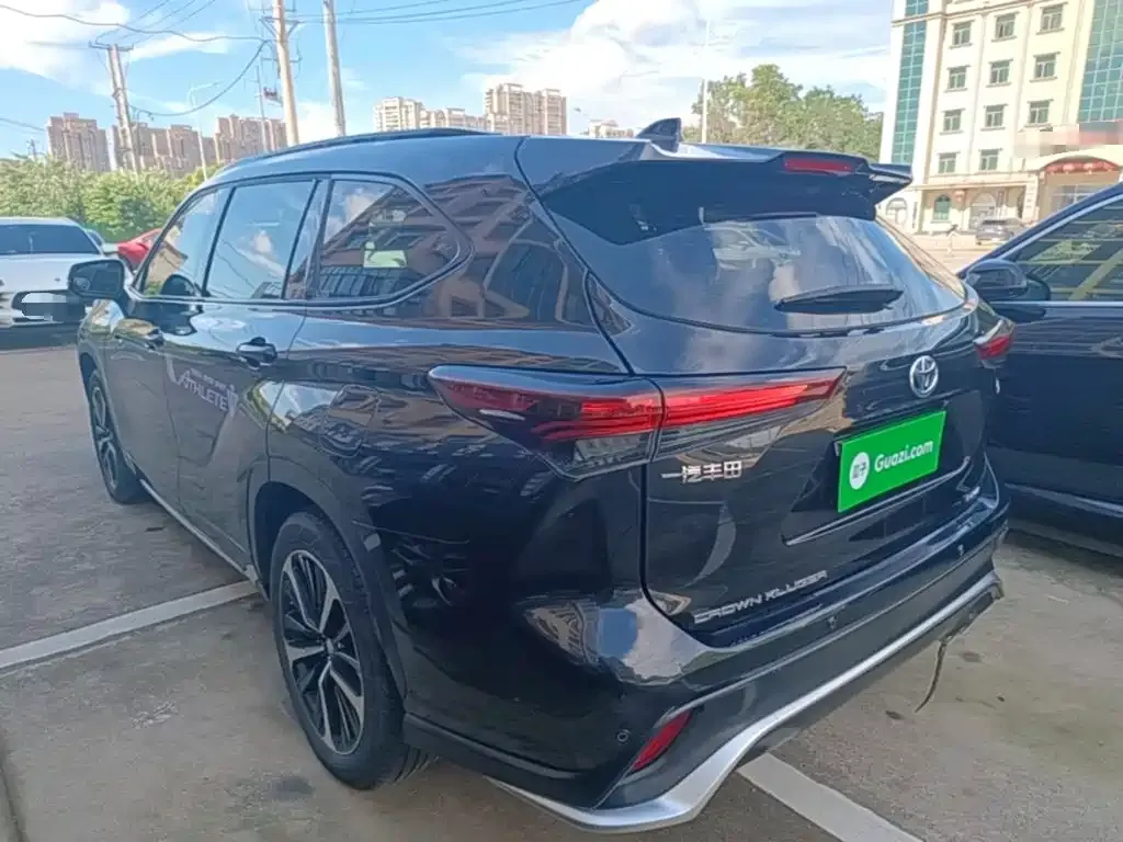 Toyota Crown Kluger 2024 из CN, фото 7
