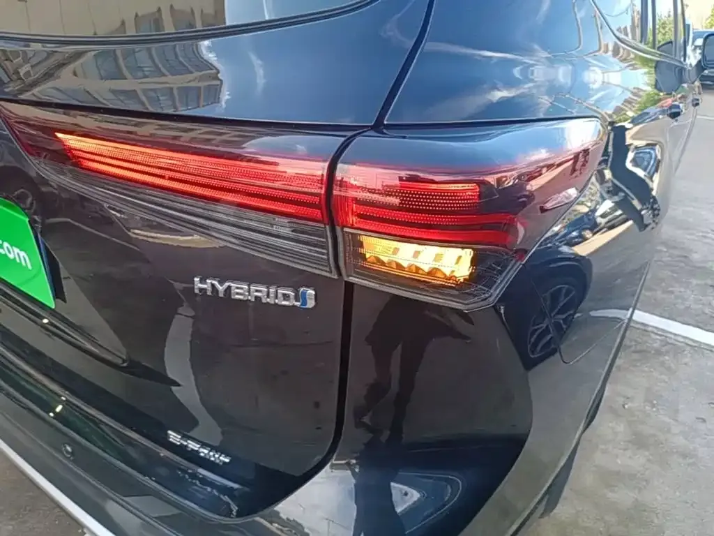 Toyota Crown Kluger 2024 из CN, фото 5
