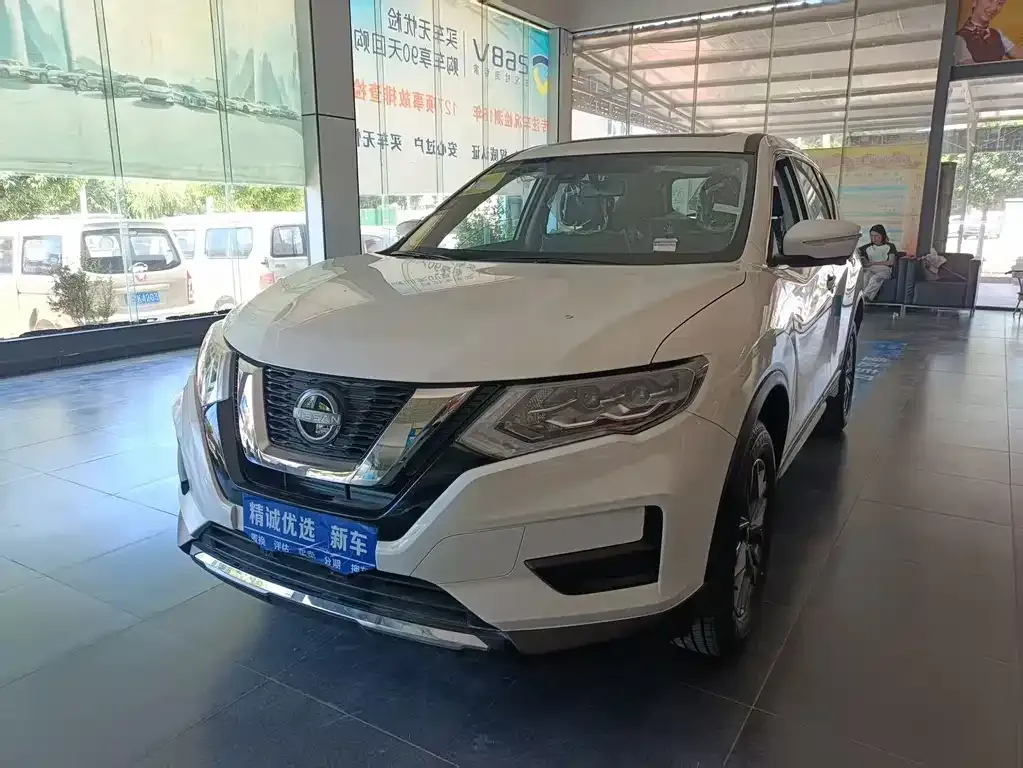 Nissan X-Trail — фото 1