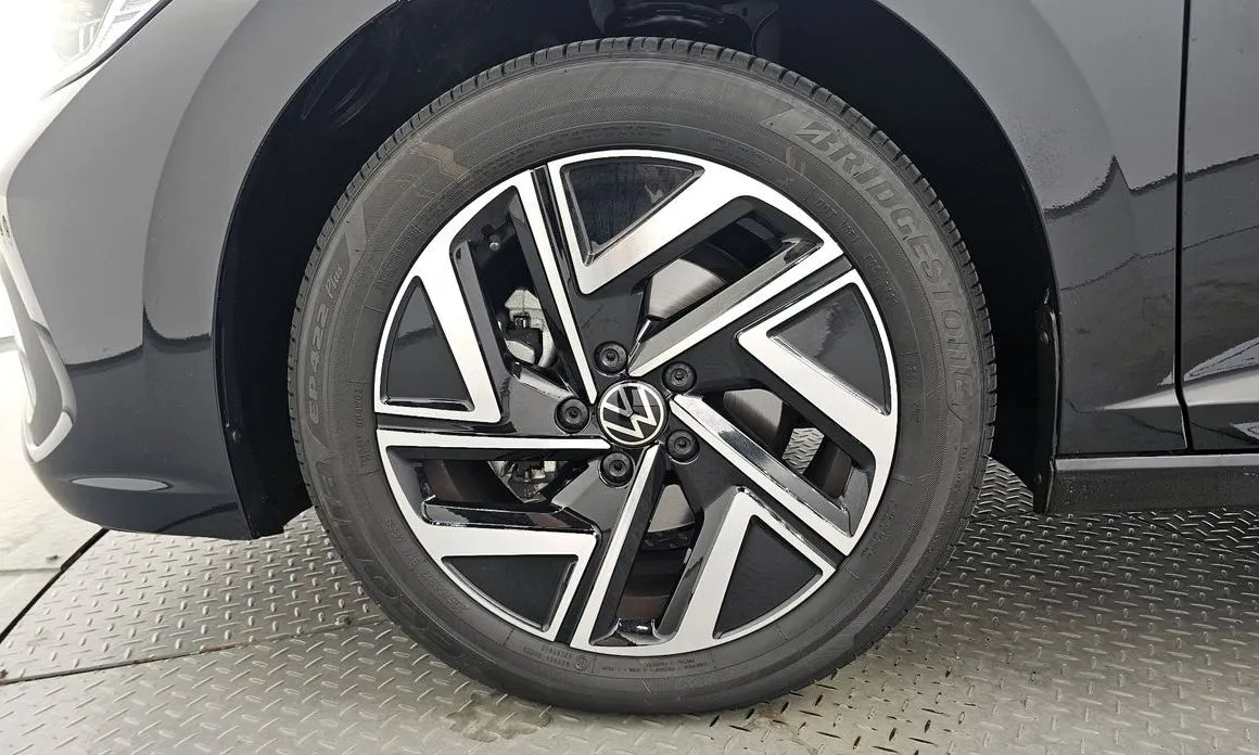 Volkswagen Jetta — фото 3