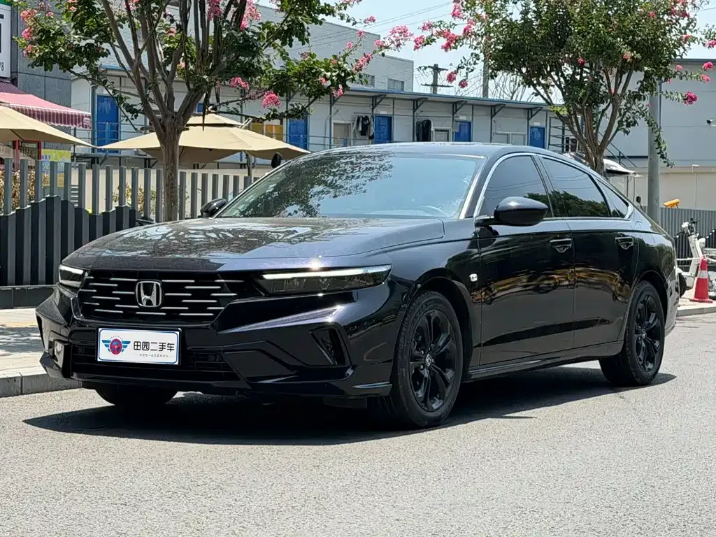 Honda Accord — фото 1