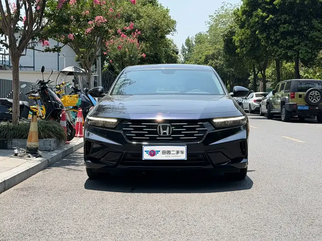 Honda Accord — фото 10