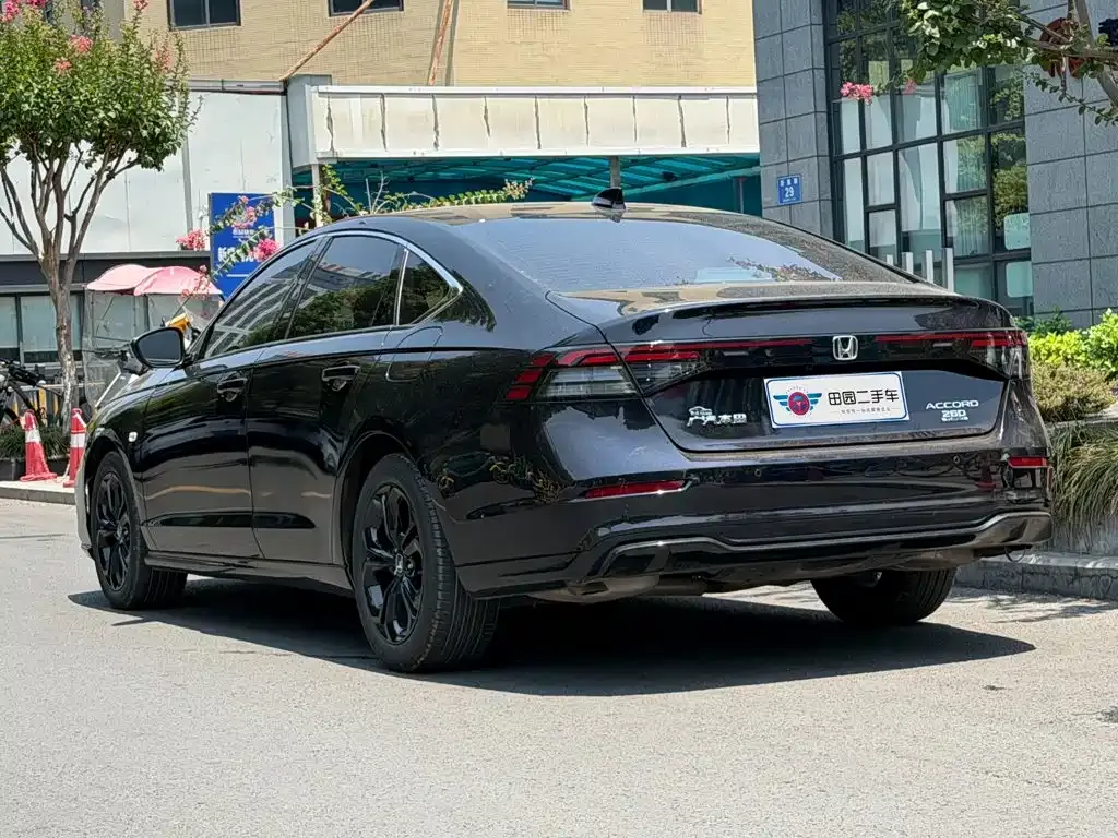 Honda Accord — фото 7