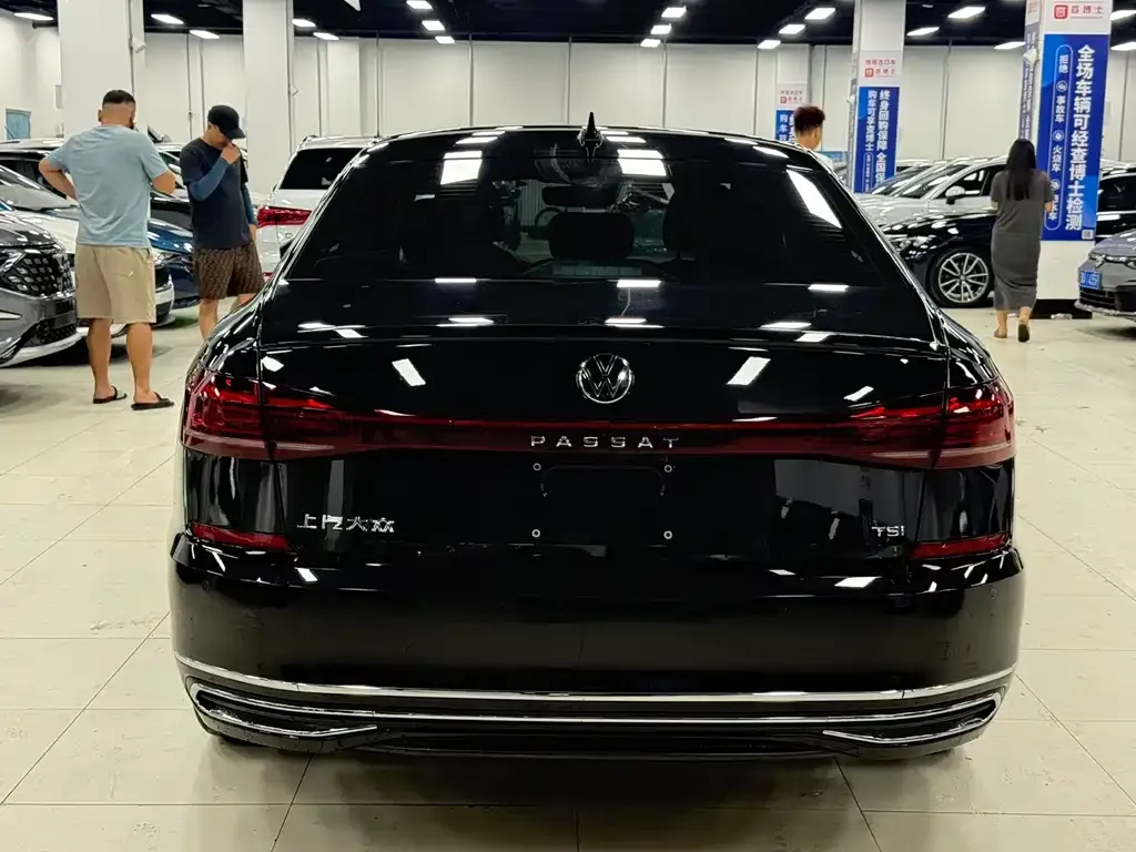 Volkswagen Passat — фото 8