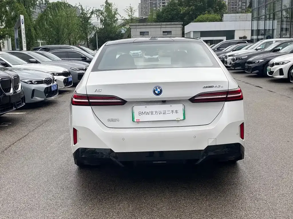 BMW i5 — фото 10