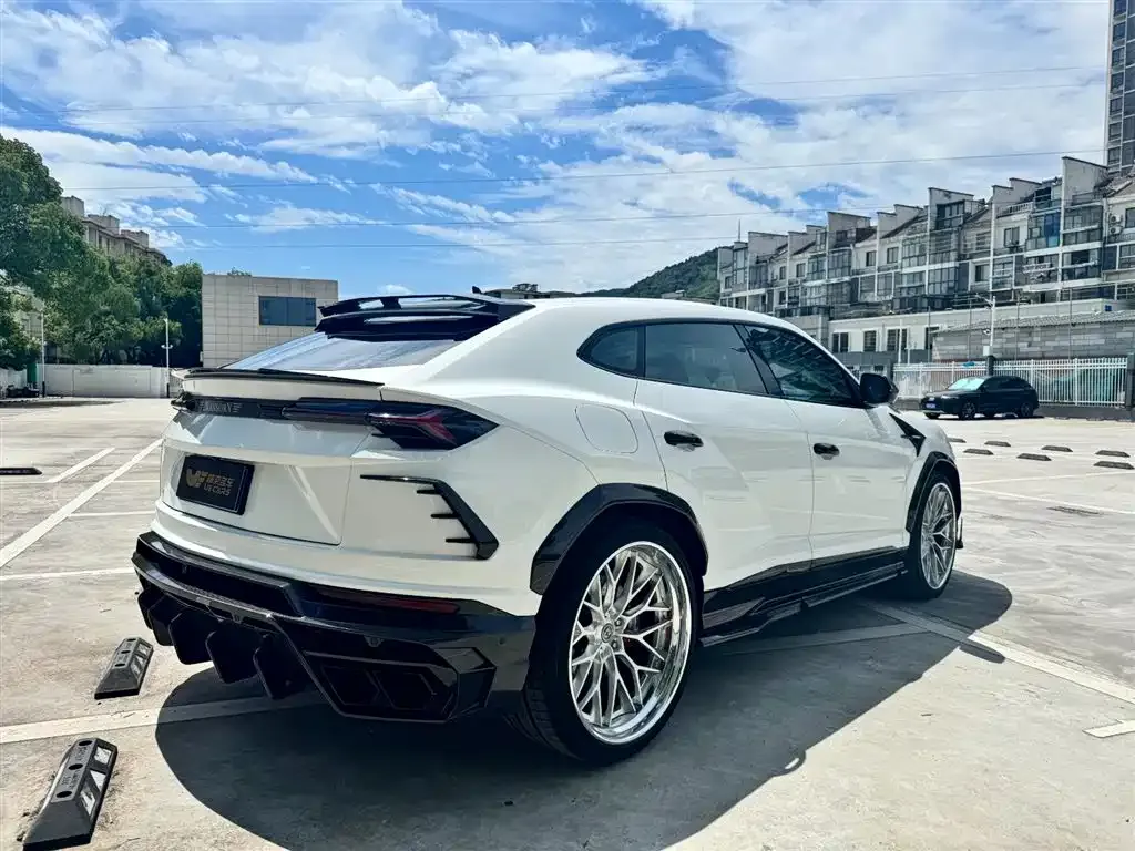 Lamborghini Urus — фото 3