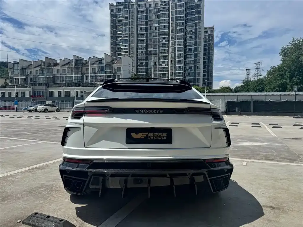 Lamborghini Urus — фото 10