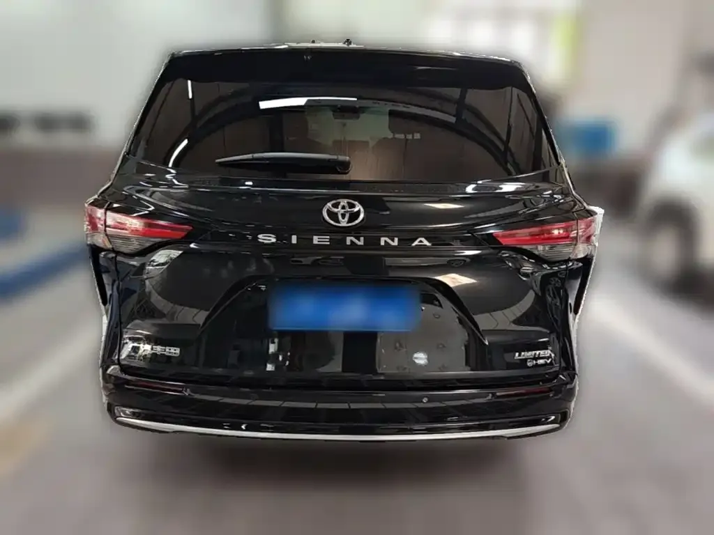 Toyota Sienna — фото 6