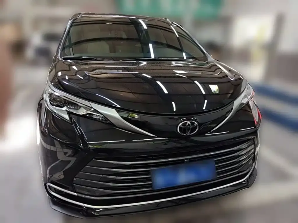 Toyota Sienna — фото 2