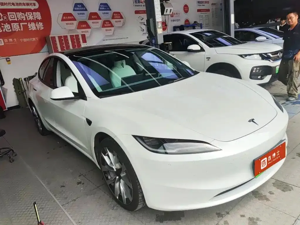 Tesla Model 3 — фото 4