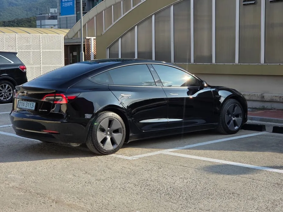 Tesla Model 3 — фото 8