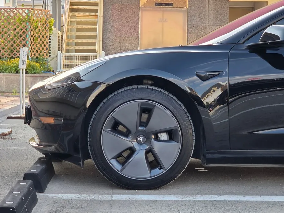 Tesla Model 3 — фото 10