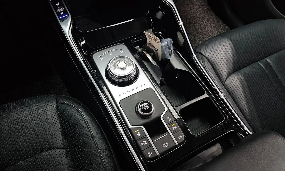 Kia Sorento — фото 7