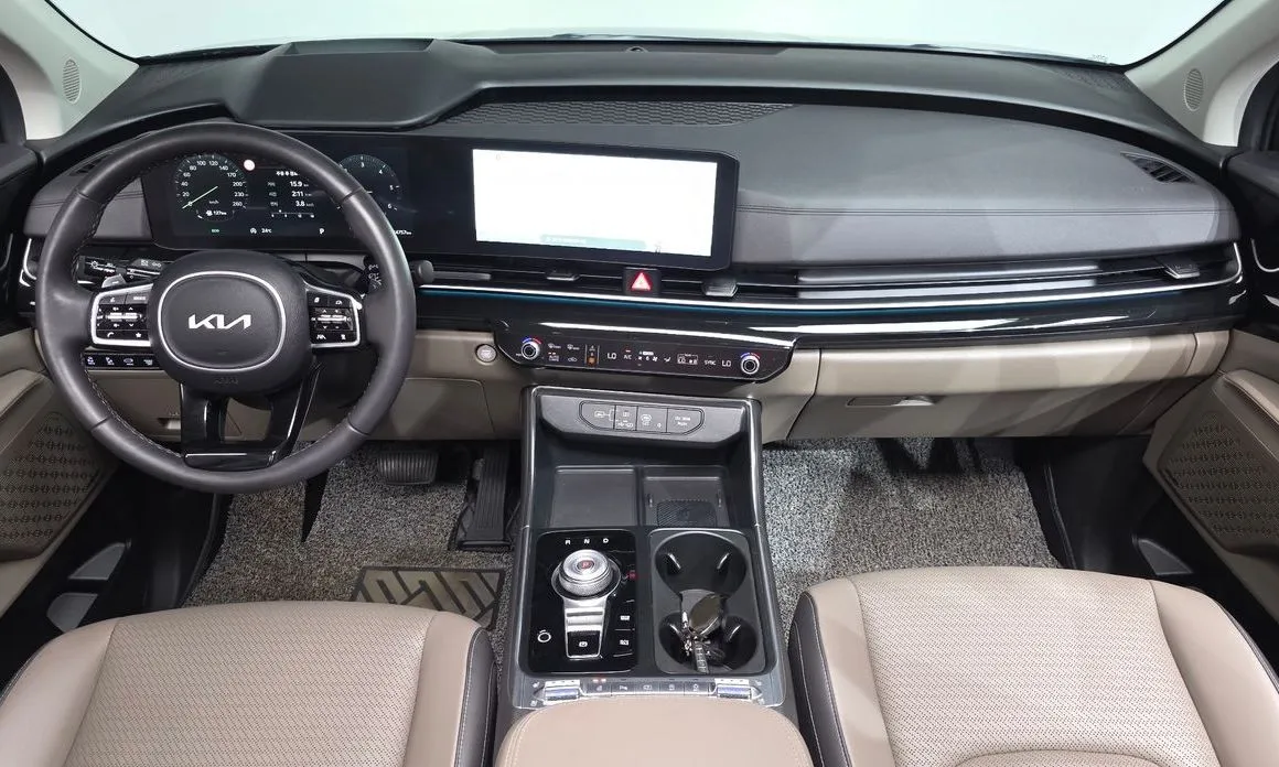 Kia Carnival — фото 10