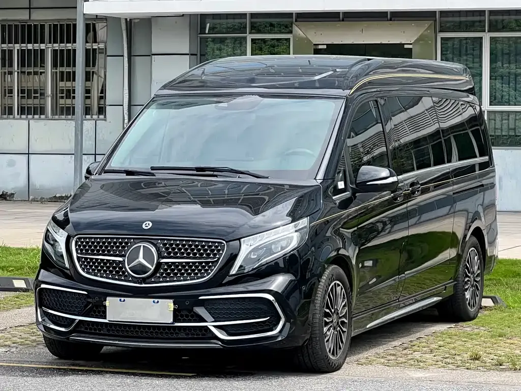 Mercedes-Benz V-Class — фото 1