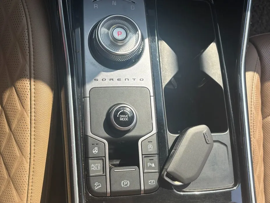 Kia Sorento — фото 9