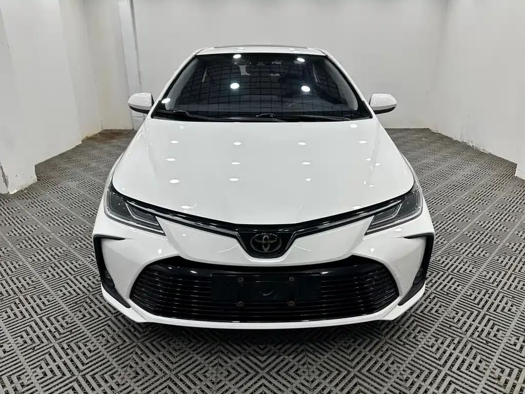 Toyota Corolla — фото 8