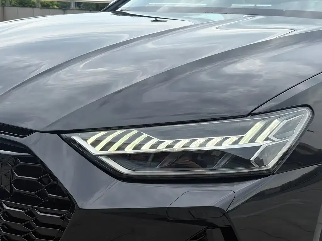 Audi A7L — фото 2