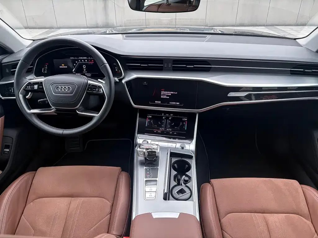 Audi A7L — фото 9