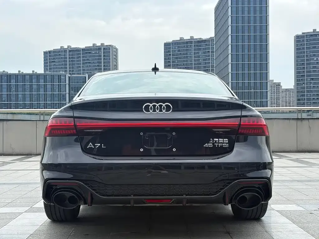 Audi A7L — фото 8