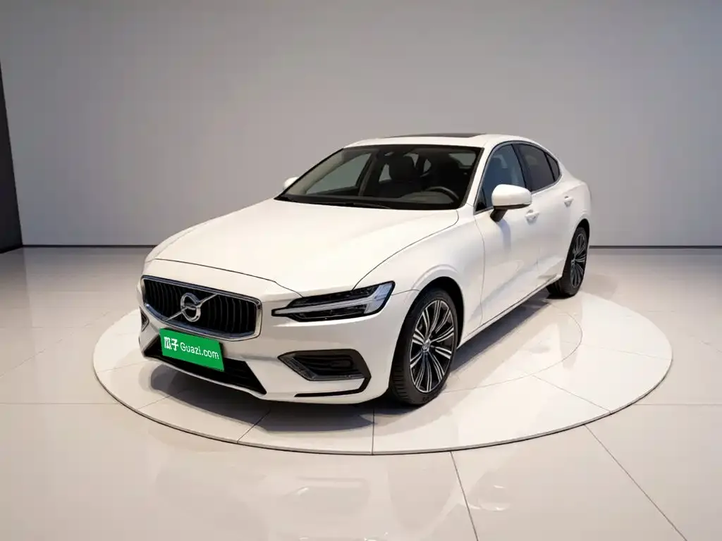 Volvo S60 — фото 1