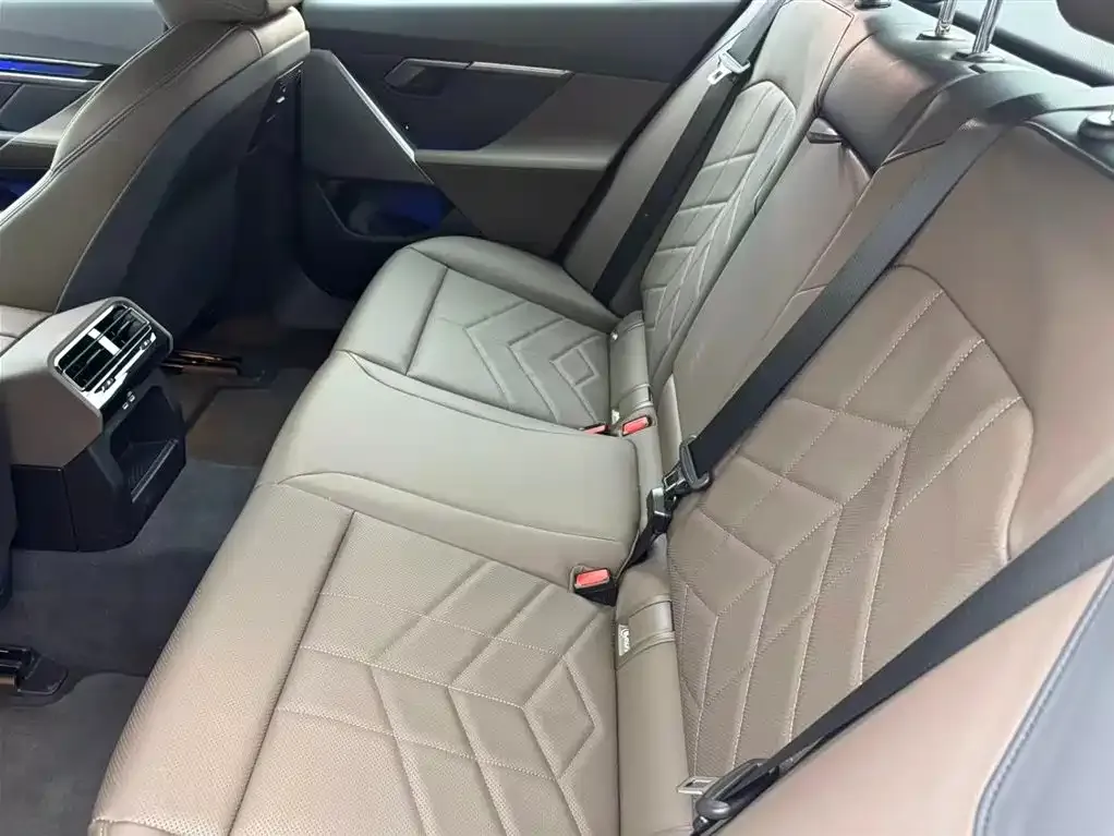 BMW 5 Series (Import) — фото 10