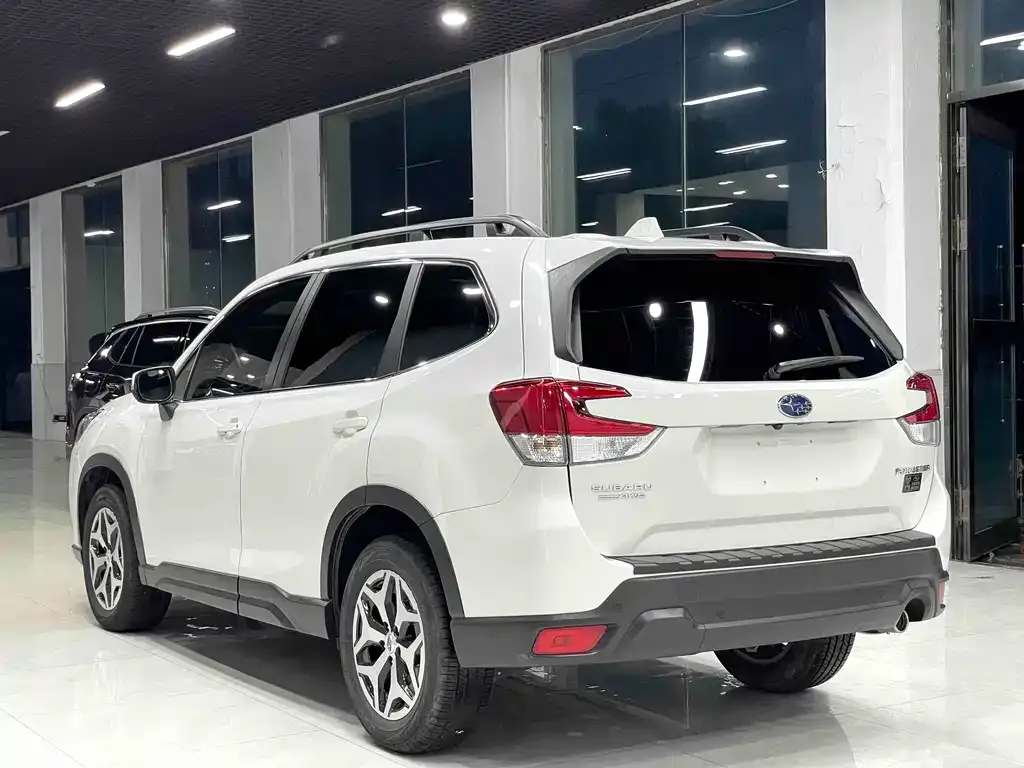 Subaru Forester 2022 из CN, фото 6