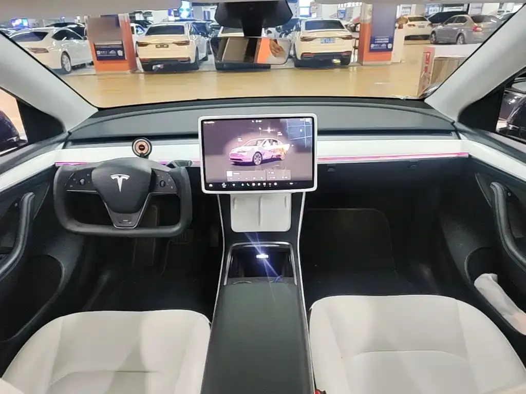 Tesla Model Y — фото 4
