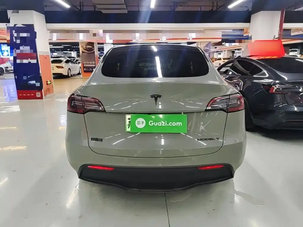 Tesla Model Y — фото 8