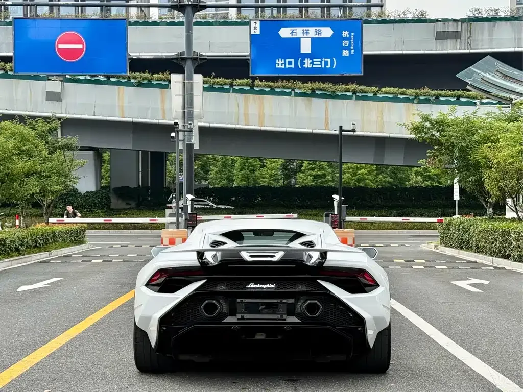 Lamborghini Huracan — фото 6