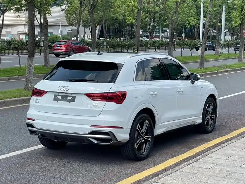 Audi Q3 — фото 5