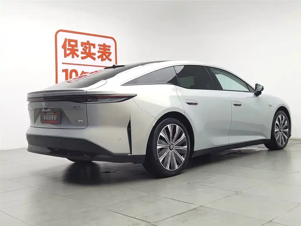 Toyota Platinum 7 — фото 4