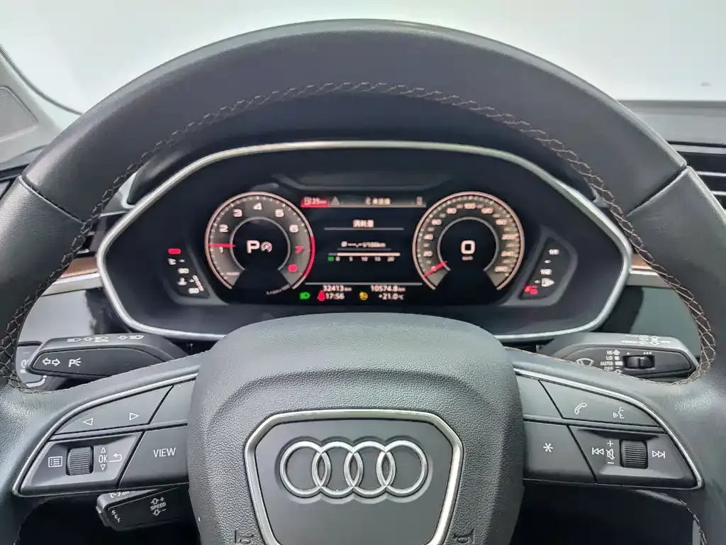 Audi Q3 — фото 10