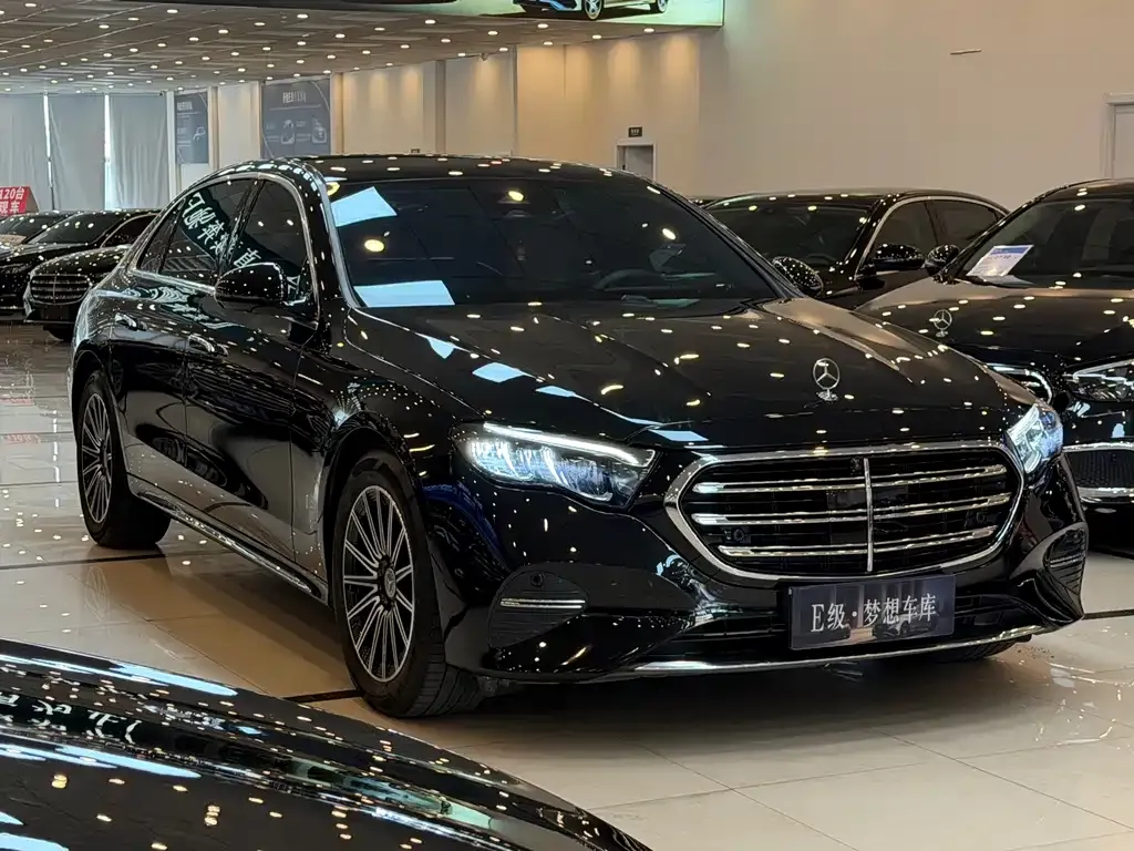 Mercedes-Benz E-Class — фото 8