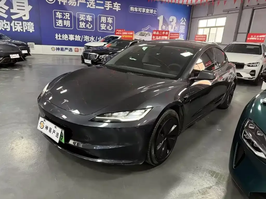 Tesla Model Y — фото 1