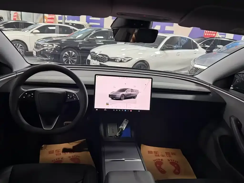 Tesla Model Y — фото 6