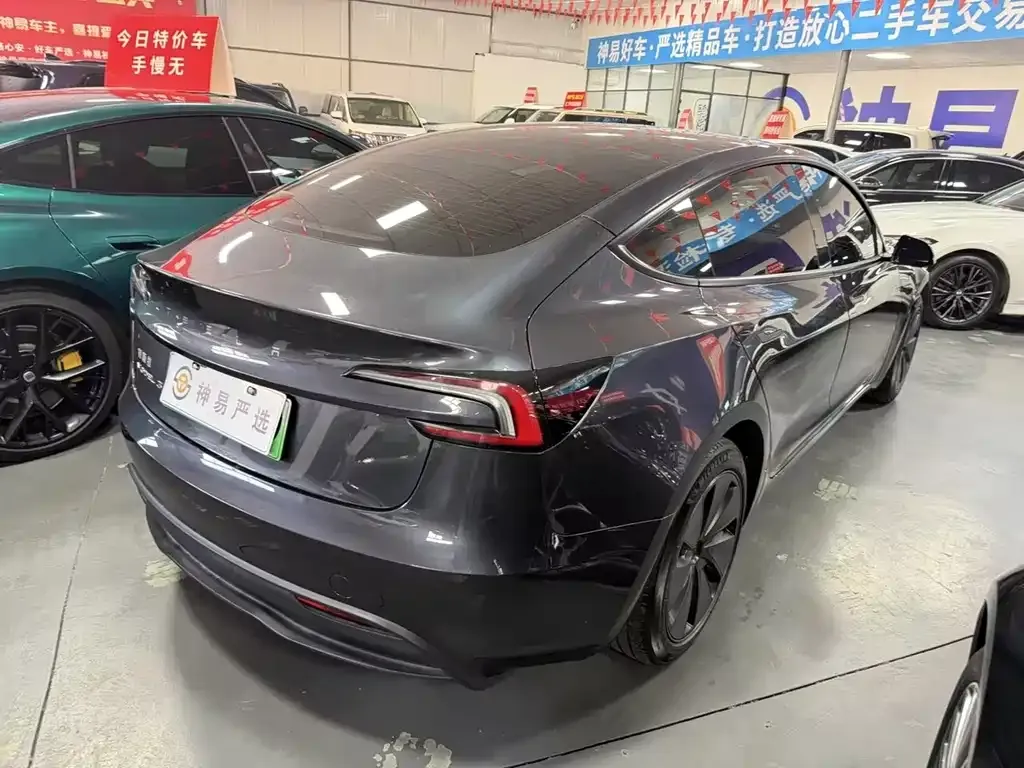 Tesla Model Y — фото 9