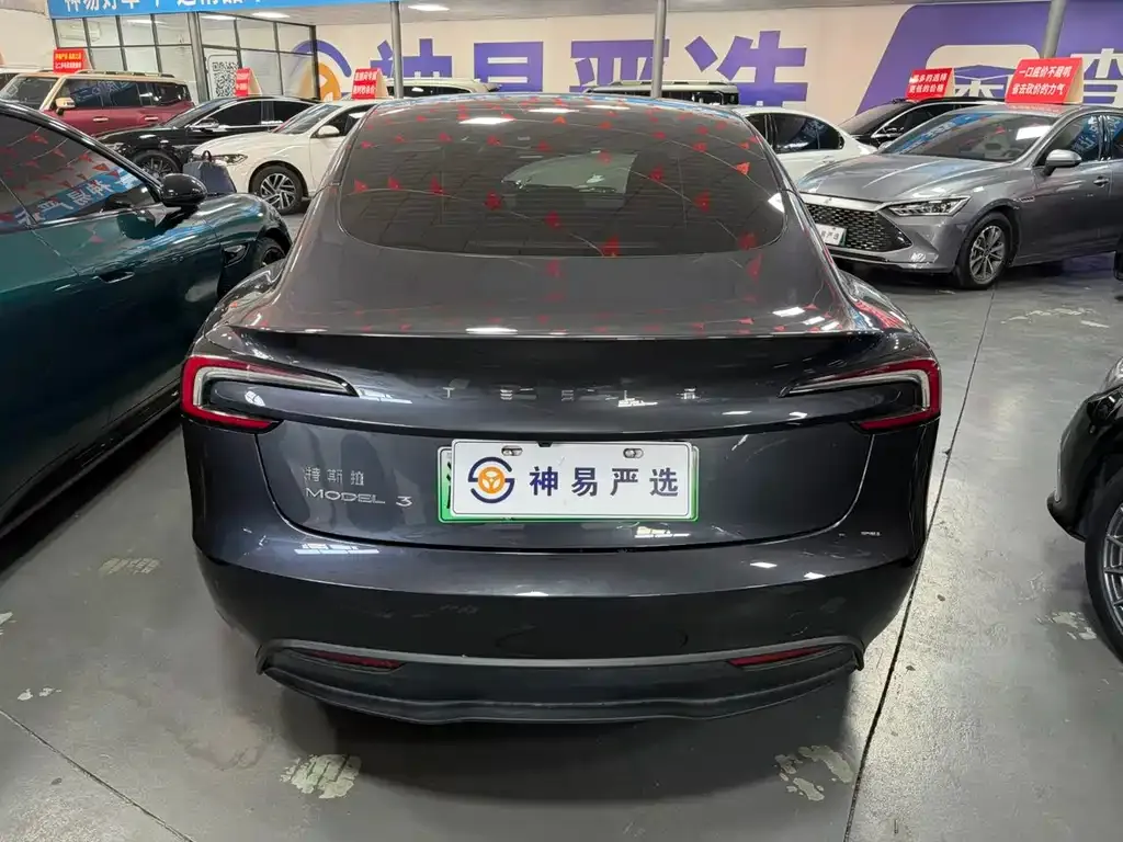 Tesla Model Y — фото 5