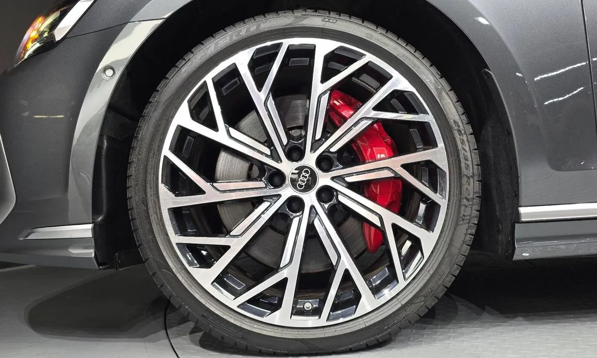 Audi S8 2025 из KR, фото 8