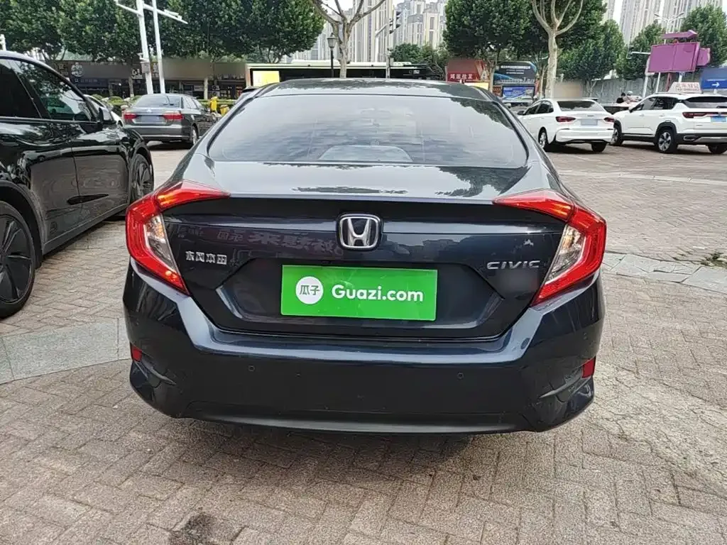 Honda Civic — фото 8