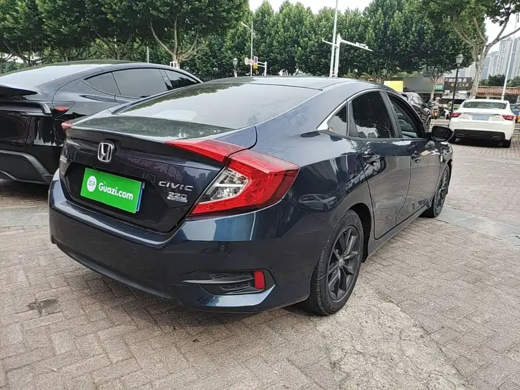 Honda Civic — фото 9