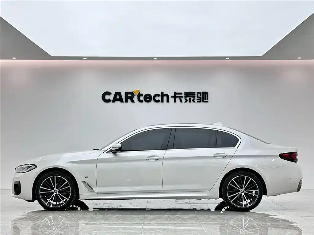 BMW 5 Series — фото 2