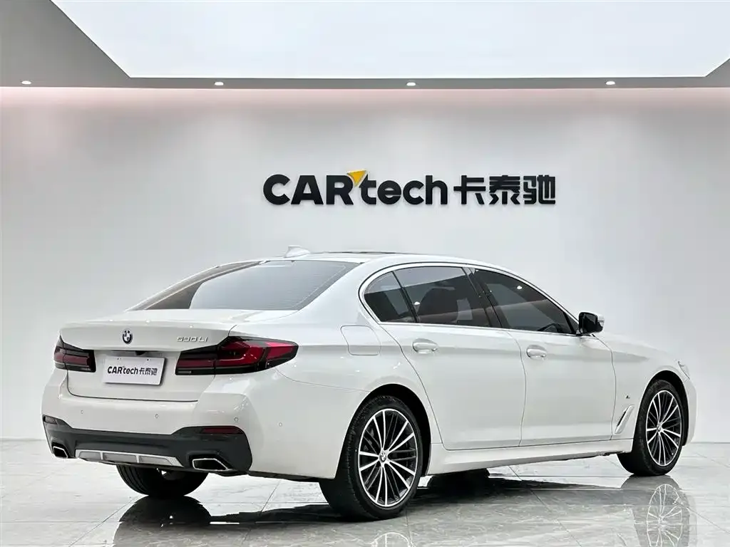 BMW 5 Series — фото 5