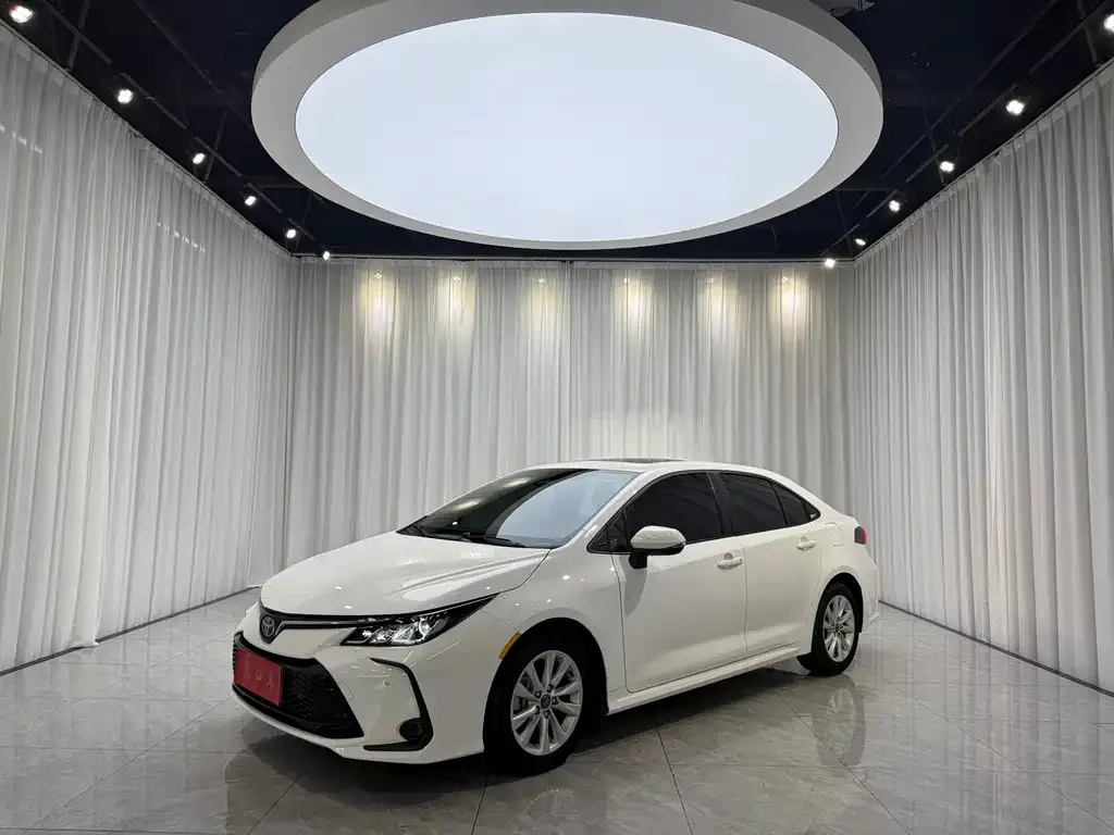 Toyota Corolla — фото 1