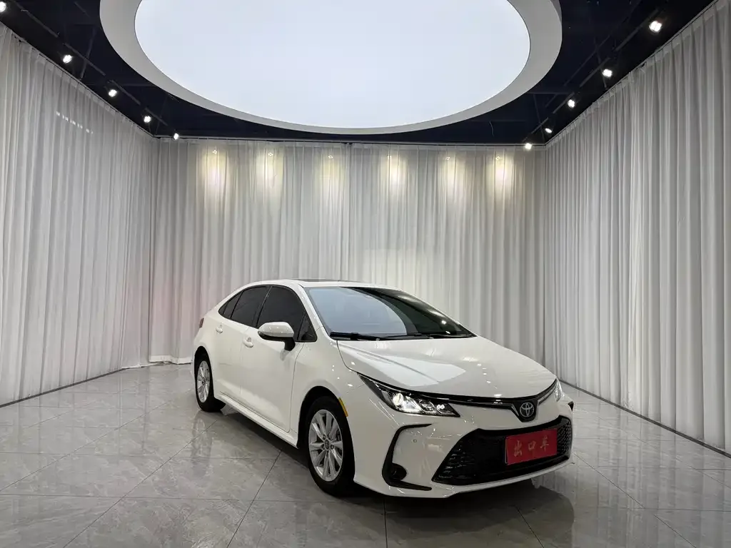 Toyota Corolla — фото 7