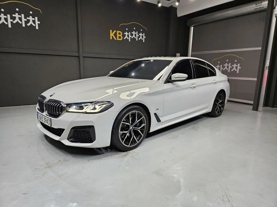 BMW 5-Series — фото 1