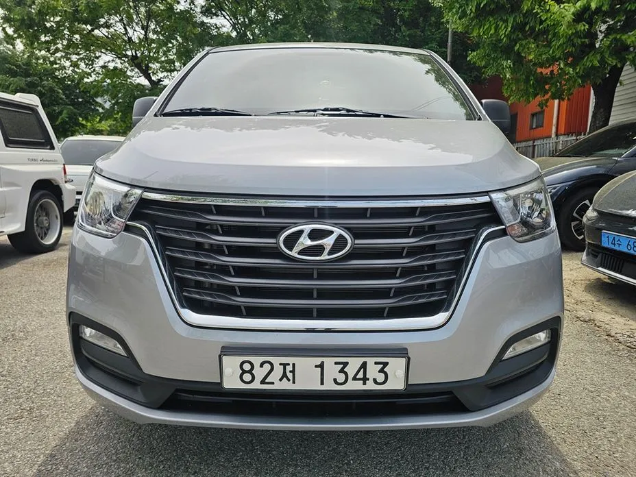 Hyundai Starex