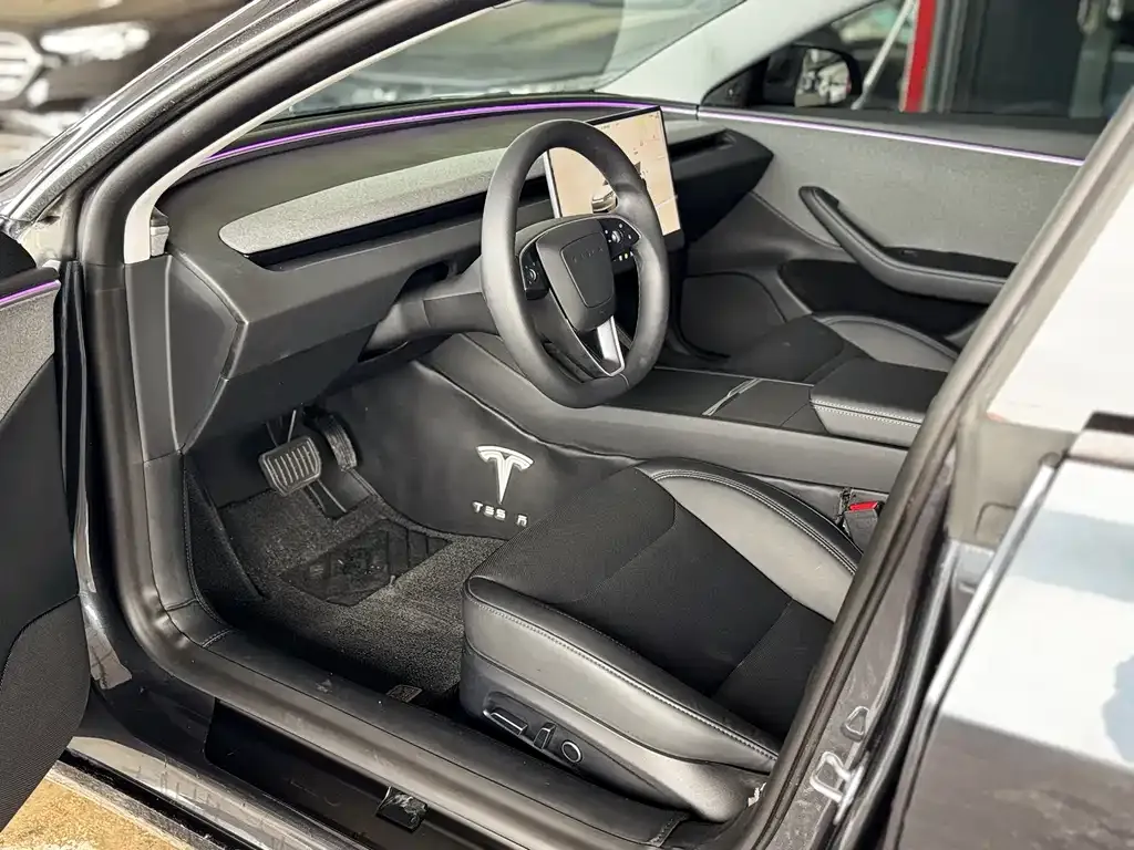 Tesla Model 3 — фото 5