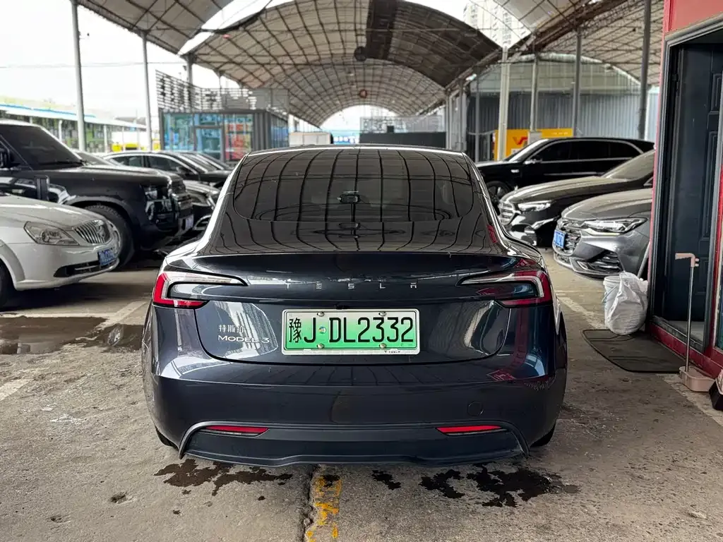 Tesla Model 3 — фото 2