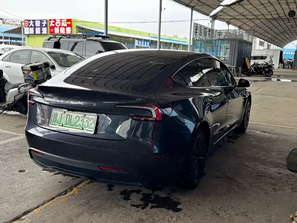 Tesla Model 3 — фото 9